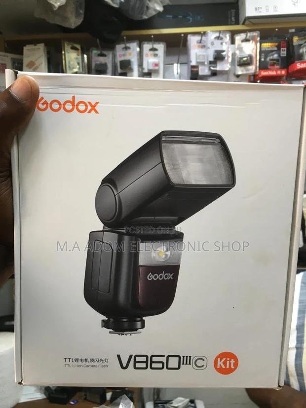Godox V860III:Unleash Creative Vision With Powerful Lighting · Photo 2