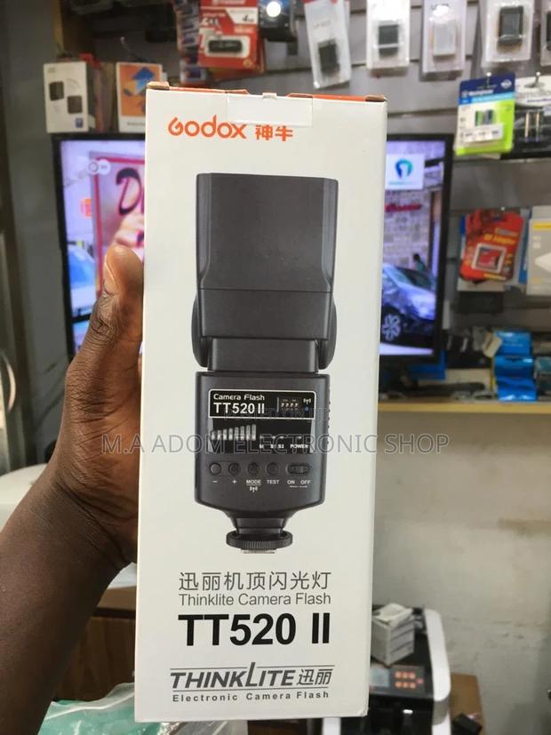 Godox TT520 II: Illuminate Your World, One Photo at a Time. · Photo 2