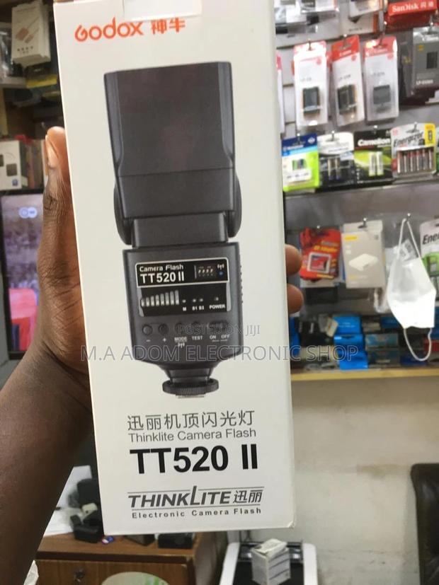 Godox TT520 II: From Snapshots to Stunning Images · Photo 2