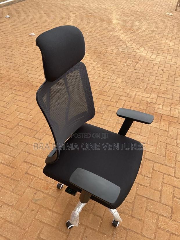 Mesh Ergonomic Office Chair · Photo 4