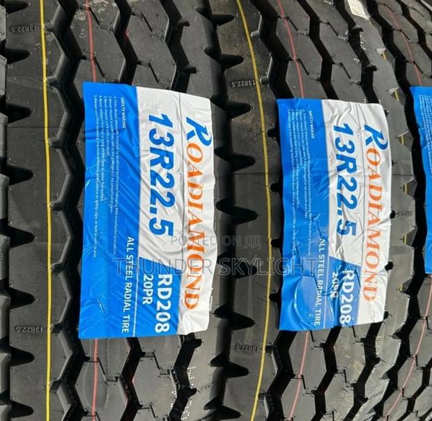 13r22.5 Tyre Bridgestone Pattern (Roadiamond) Hd