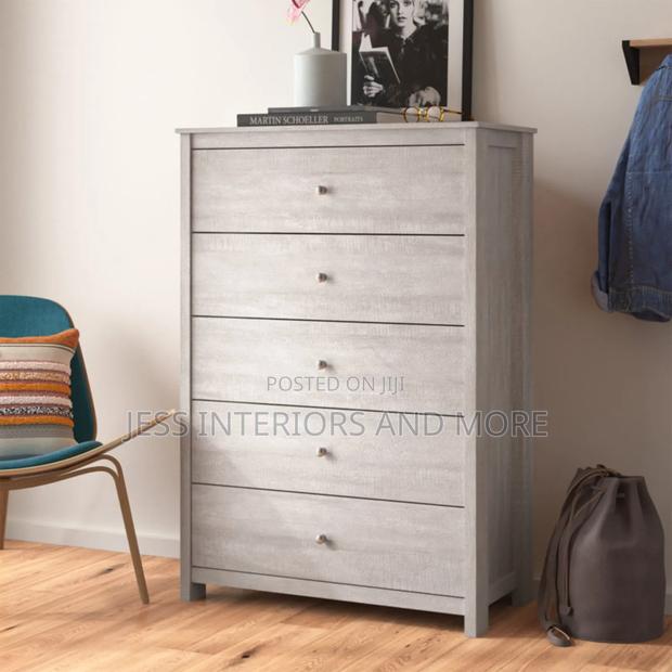 5-Drawer Dresser (Grey) · Photo 4