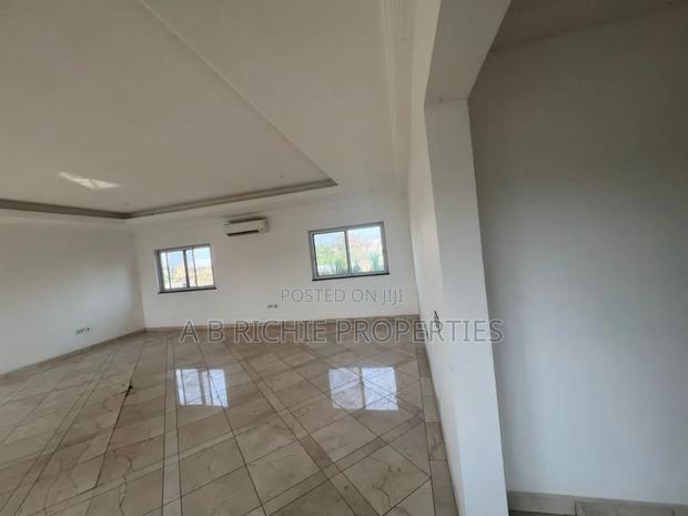 5bdrm Mansion in Ab Richie Properties, East Legon for sale · Photo 4