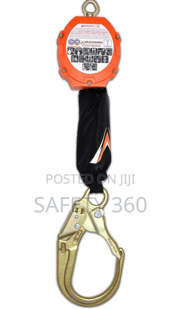 Retractable Fall Arrestor · Photo 4