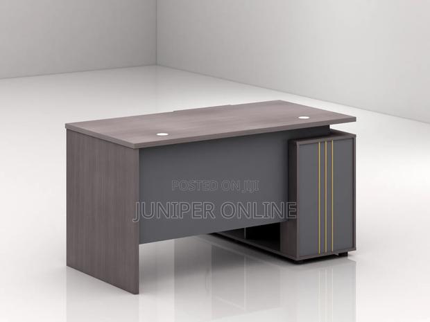 Office Table/ Desk Quadre Firmer · Photo 3