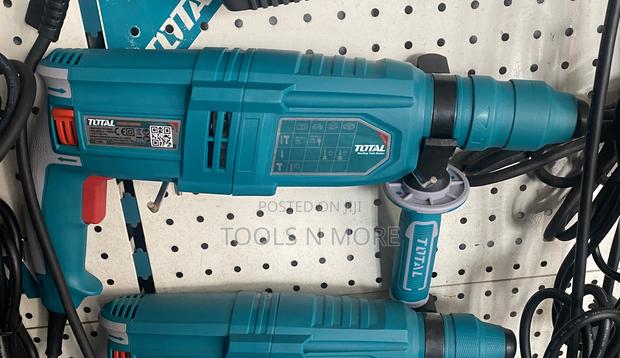 TOTAL Rotary Hammer 800W (Replaceable Chuck) · Photo 3
