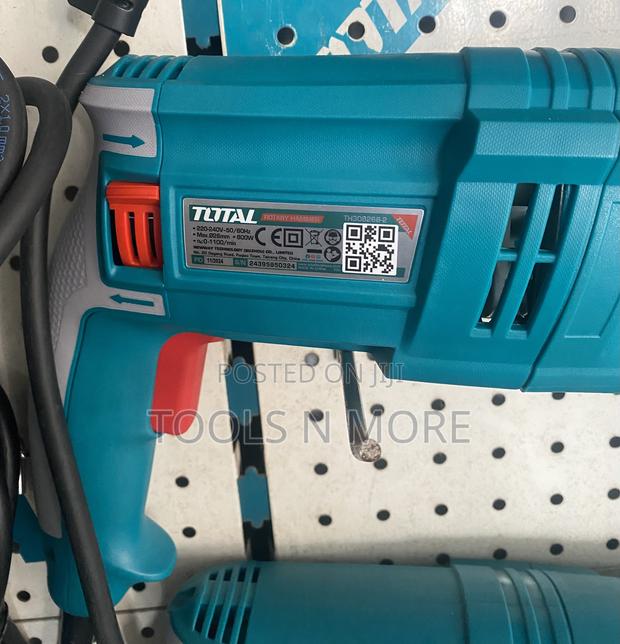 TOTAL Rotary Hammer 800W (Replaceable Chuck) · Photo 4