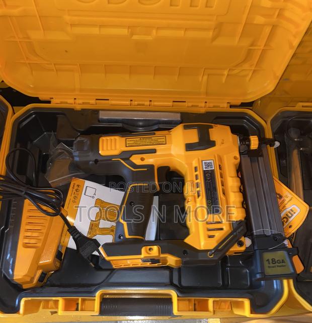 INGCO Cordless Brad Nailer Kit · Photo 3