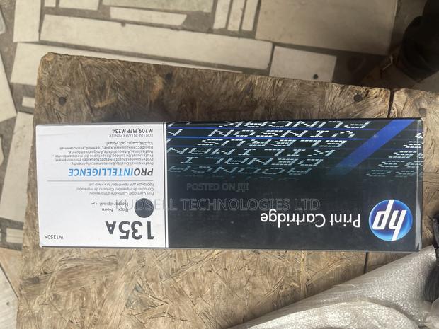 HP 135A Black Laserjet Toner Cartridge · Photo 3