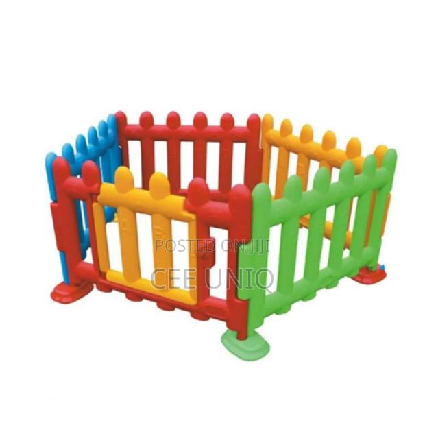 5 Panels Plastic Play Yard for Kids · Photo 2