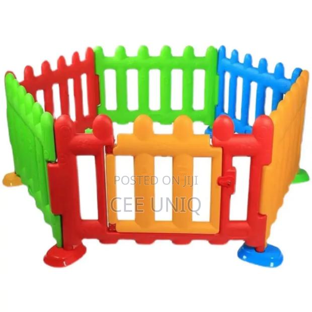 5 Panels Plastic Play Yard for Kids · Photo 3