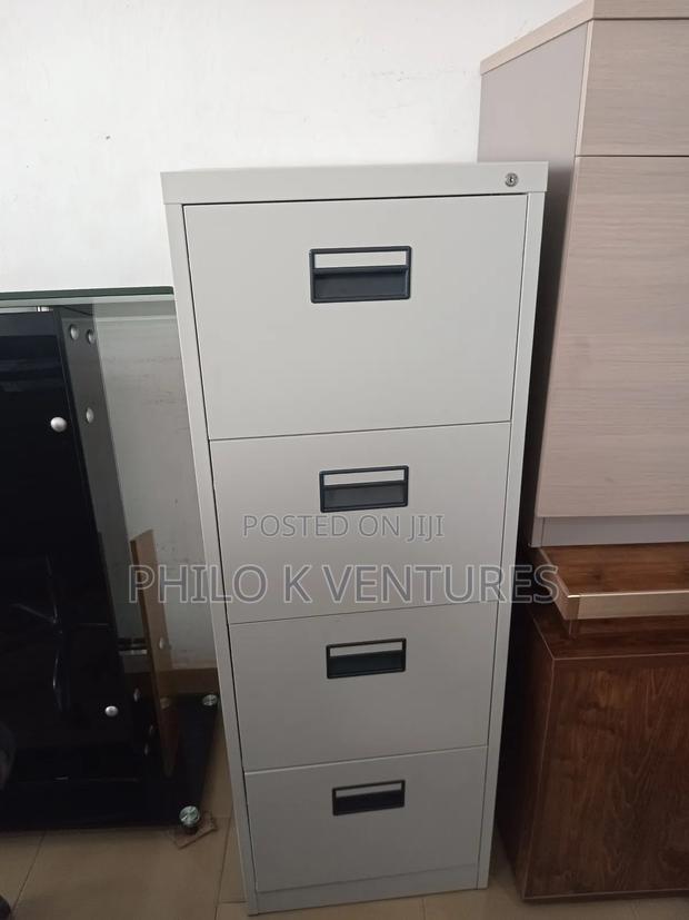 Lockable File Cabinet 4 Drawers · Photo 2