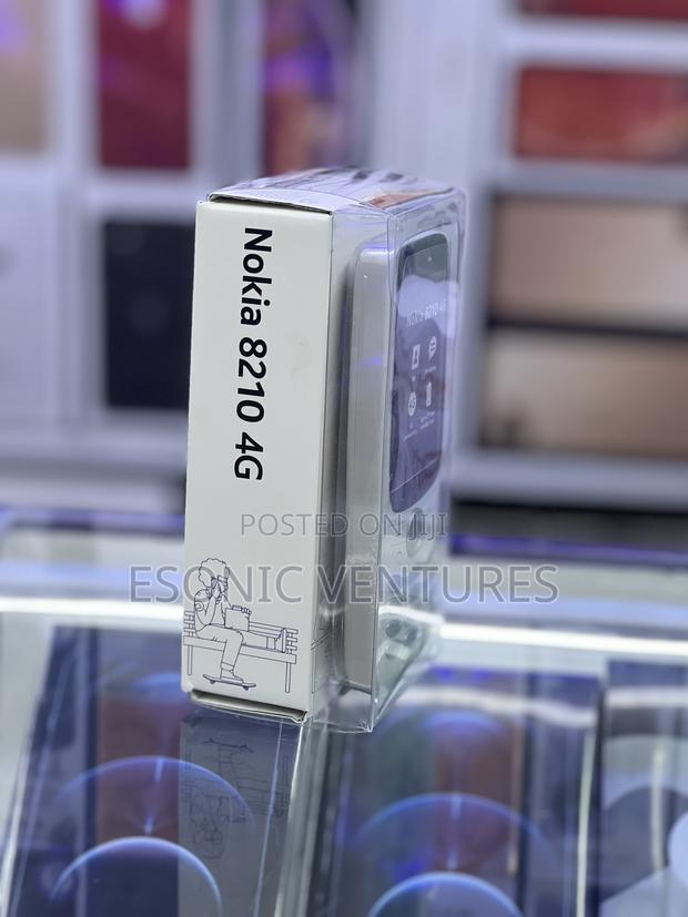 New Nokia 8210 photo 2