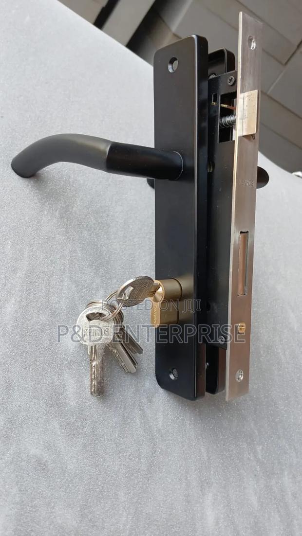 Quality Wooden Door Lock With Black Handle