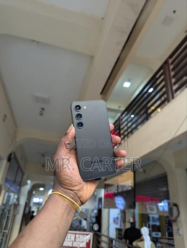 New Samsung Galaxy S23 128 GB Black photo 8