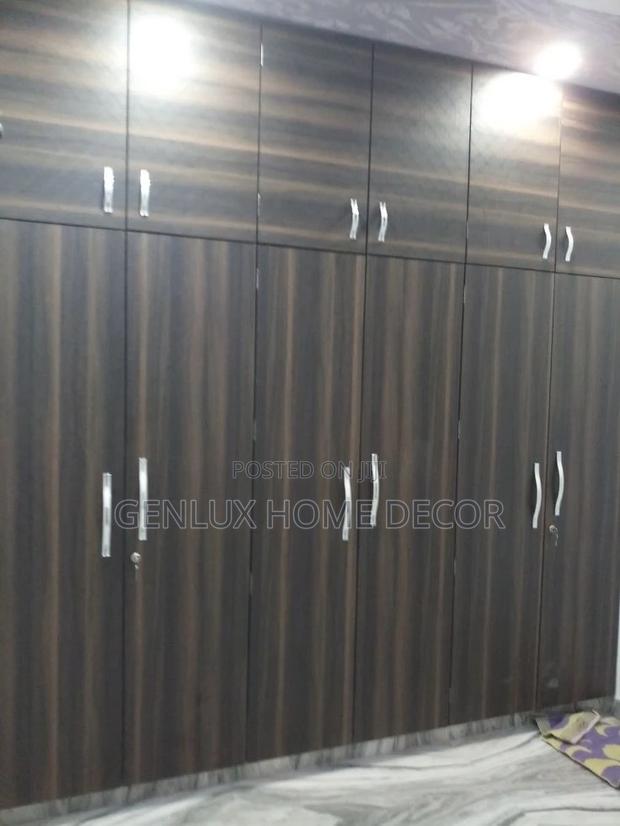 Compact Corner Wardrobes for Small Spaces · Photo 3