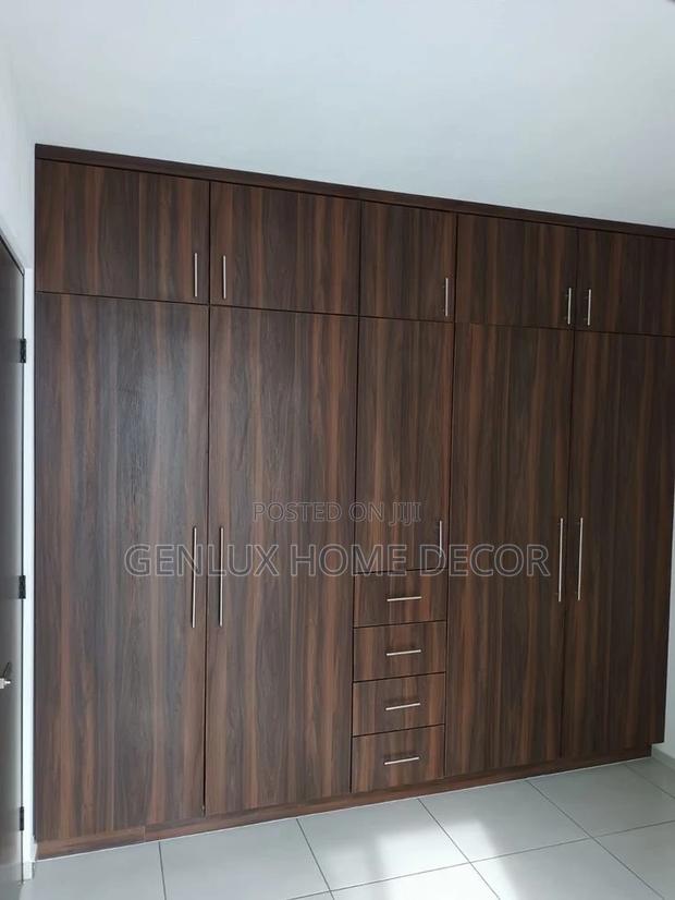 Compact Corner Wardrobes for Small Spaces · Photo 4