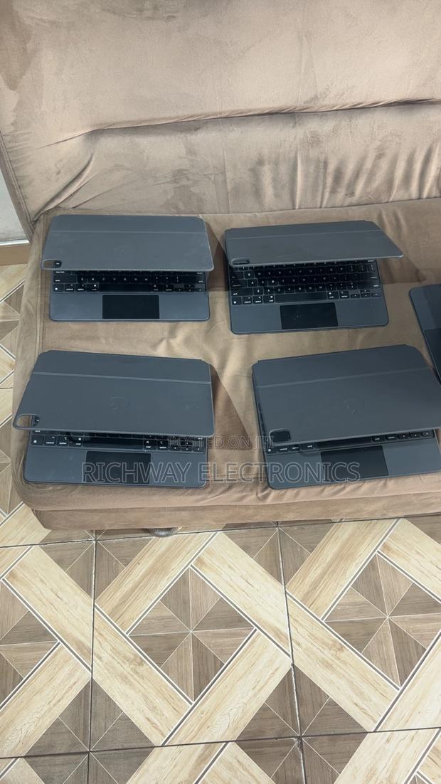 Apple Magic Keyboard for 12.9 Inches iPad Pro photo 2