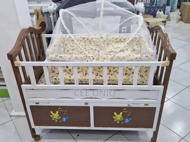 2 in 1 Wooden Cot or Crib · Photo 2