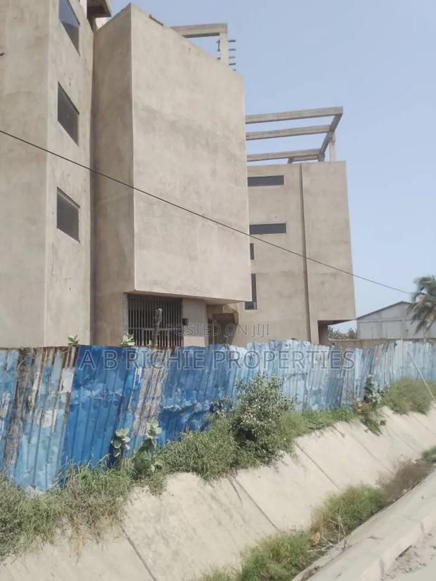 Commercial Office Space for Sale Is $1.6m Usd · Photo 3