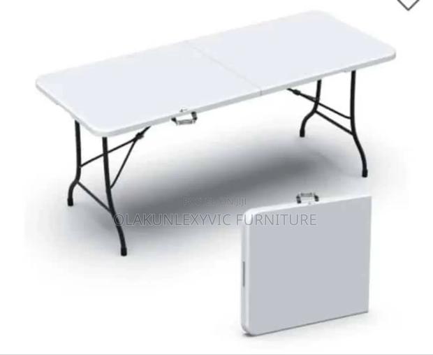 Rectangular Table · Photo 3