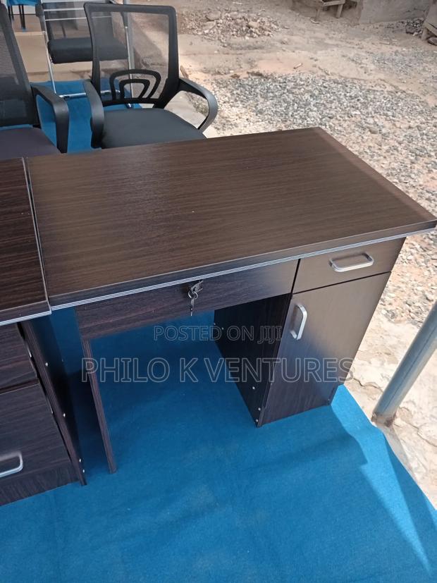Table for Teachers in Classrooms · Photo 2