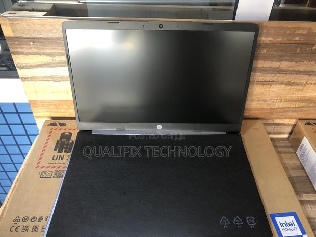 New Laptop HP 15S 8GB Intel Core I3 SSD 512GB · Photo 2