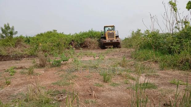 Fifty Acres of Land for Sale Located at Oyibi Bawaleshie · Photo 1