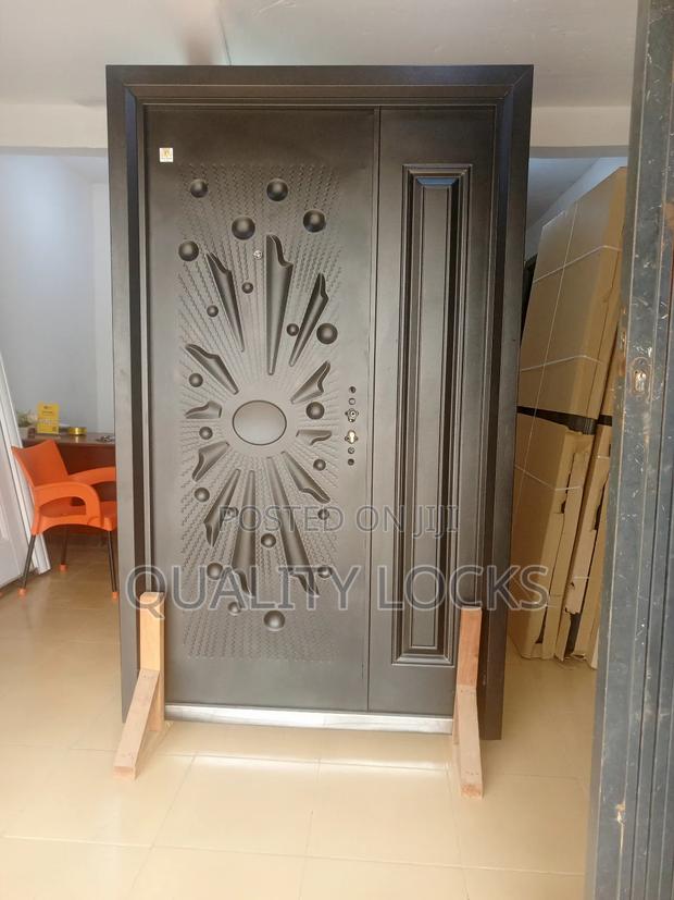 New Paladin Black Security Door One and Half · Photo 2