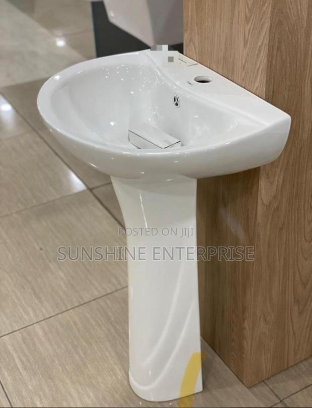 Basin and Stand · Photo 2