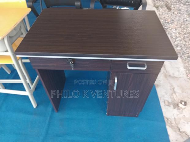 Big Surface Office Table · Photo 2