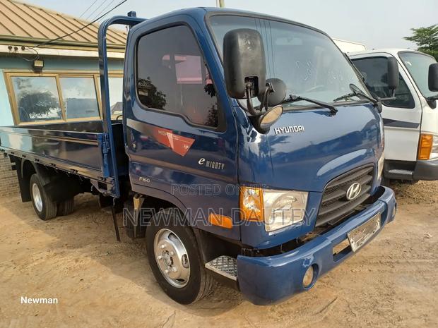 Hyundai Mighty E Blue