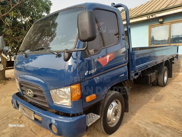 Hyundai Mighty E Blue