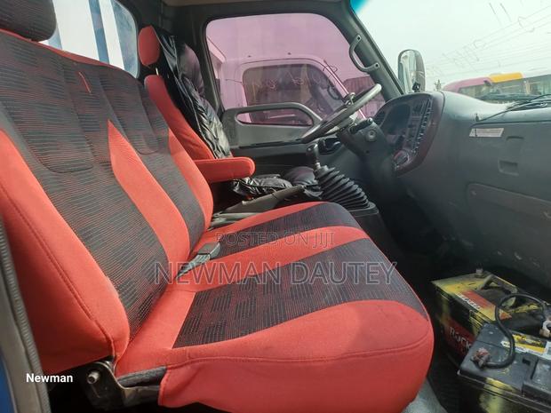 Hyundai Mighty E Blue