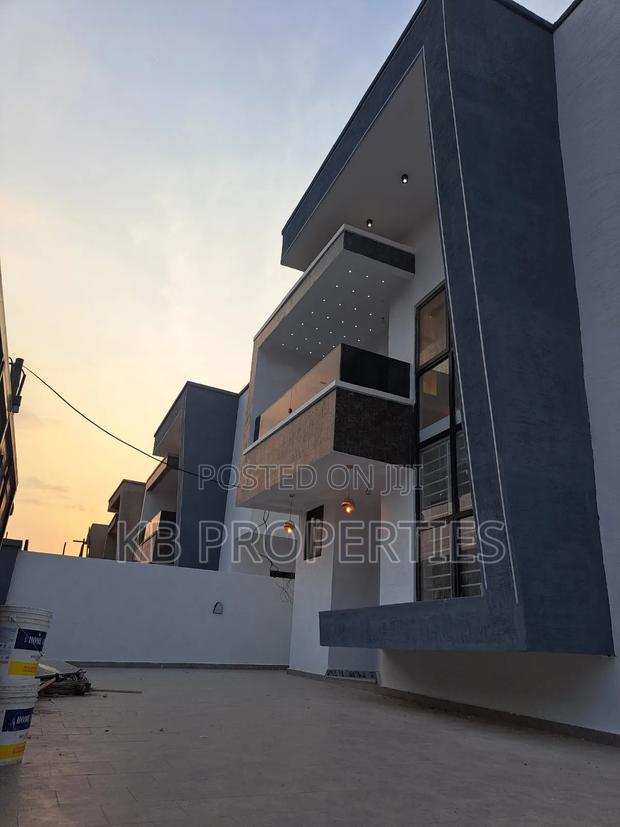 6bdrm House in Kb Properties, Spintex for rent · Photo 2