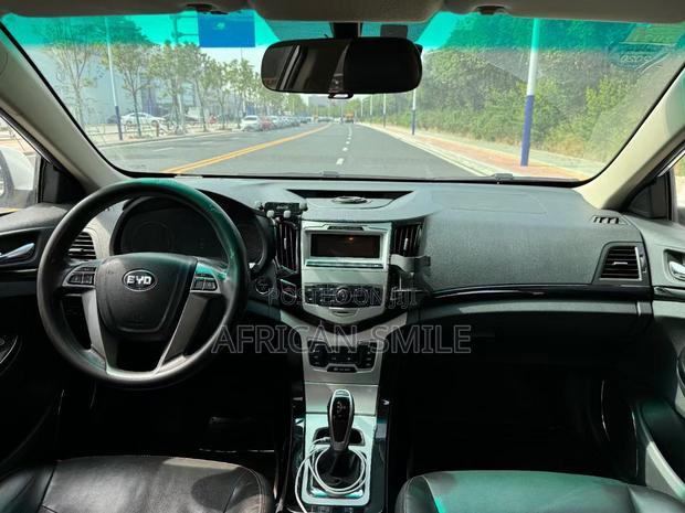 BYD E1 2019 White photo 5