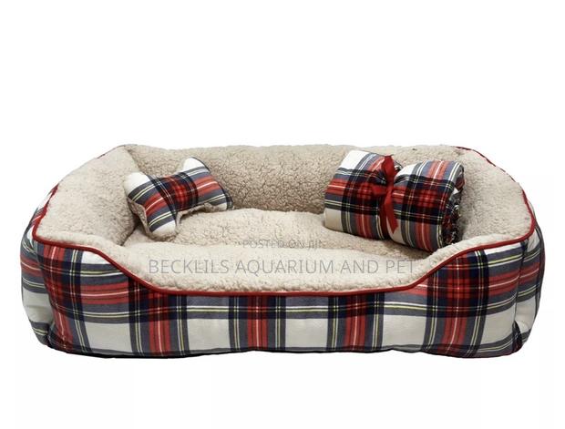 Square Face Cotton Dog Bed · Photo 4