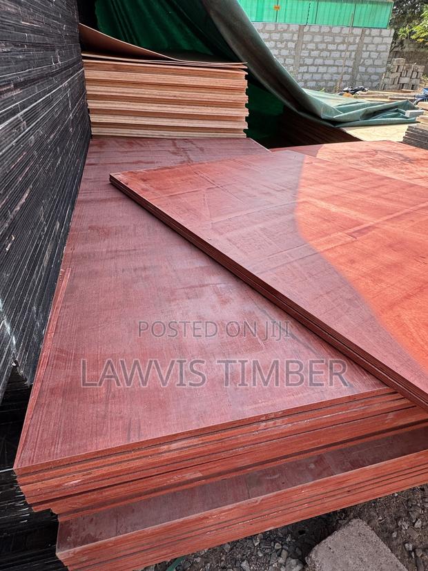 3 Star Marine Plywood / Standard / 18mm // · Photo 2