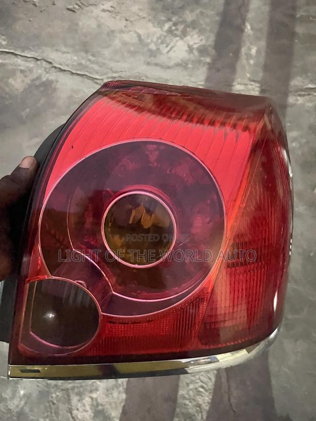 Toyota Avensis 03 Taillight Right
