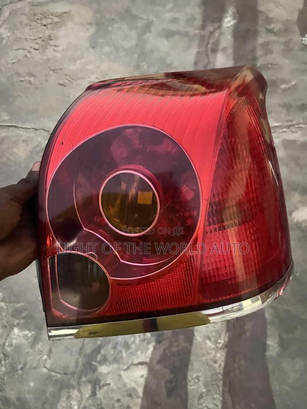 Toyota Avensis 03 Taillight Right