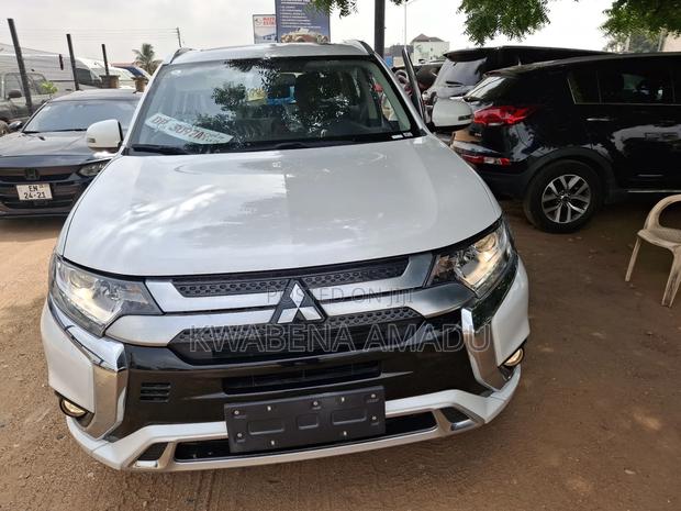 New Mitsubishi Outlander 2022 White