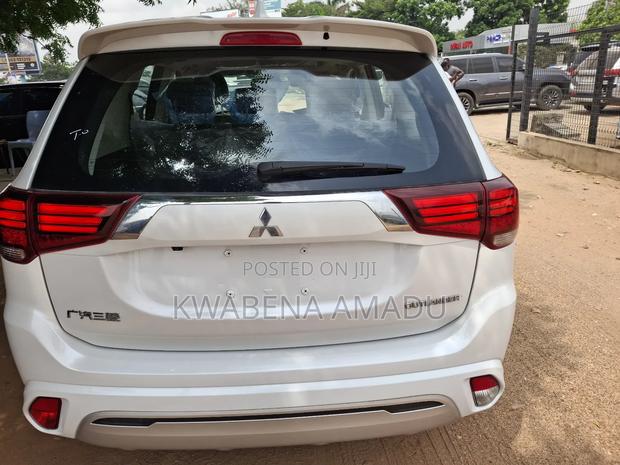 New Mitsubishi Outlander 2022 White