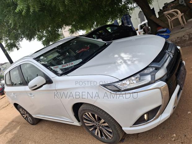 New Mitsubishi Outlander 2022 White