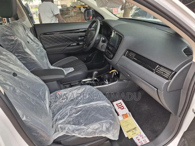 New Mitsubishi Outlander 2022 White