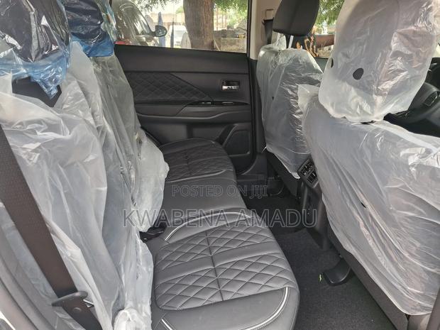 New Mitsubishi Outlander 2022 White