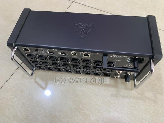 Behringer Xr18 photo 3