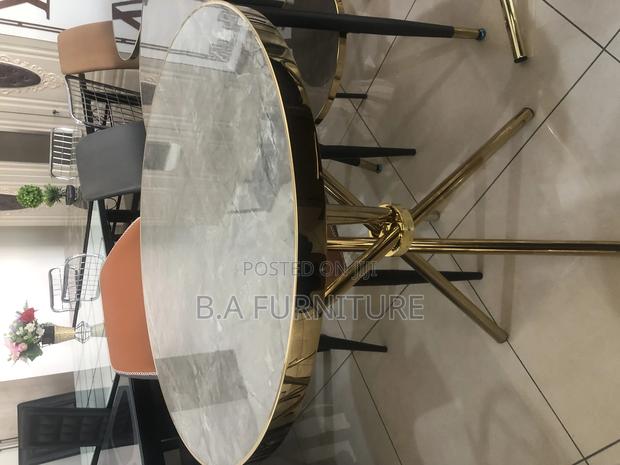 Dining Table · Photo 4