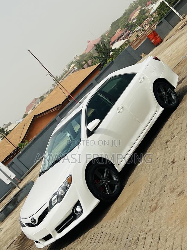 Toyota Camry SE 4dr Sedan (2.5L 4cyl 6A) 2013 White
