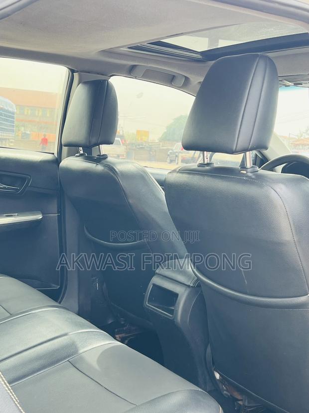 Toyota Camry SE 4dr Sedan (2.5L 4cyl 6A) 2013 White