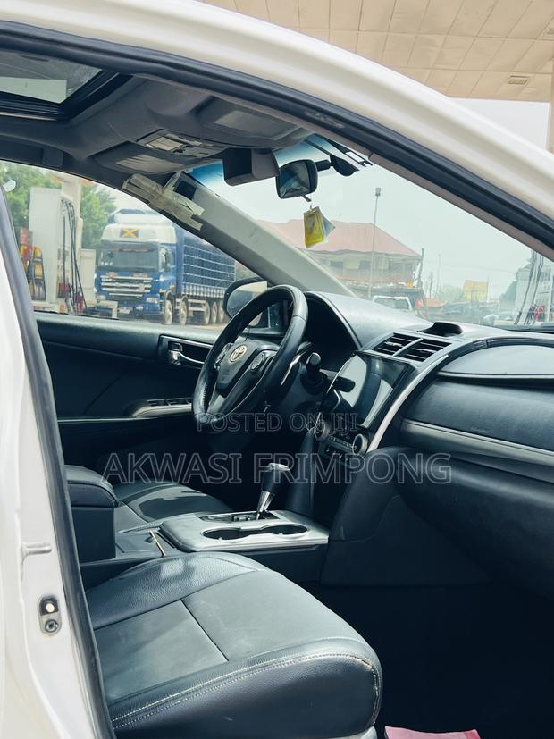 Toyota Camry SE 4dr Sedan (2.5L 4cyl 6A) 2013 White